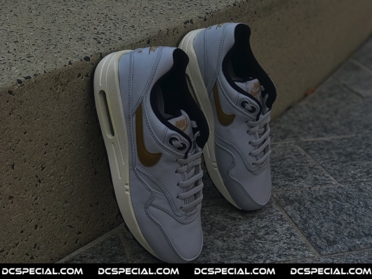 air max 1 white gold