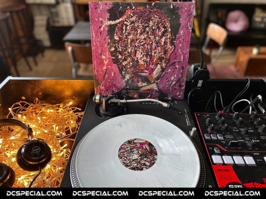 Tripped Vinyl 'MADLP001 - Tripped – A Thing About Something (Double vinyl LP - White Coloured & White Marbled Vinyl)